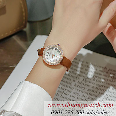 dong-ho-nu-guou-8826-day-da-mat-tron-dinh-da-nau-dhd39301 dong-ho-nu-guou-8826-day-da-mat-tron-dinh-da-nau-dhd39301